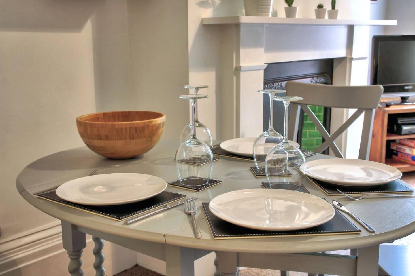Family Friendly Flat Just Minutes From The Beach! Portsmouth Ngoại thất bức ảnh