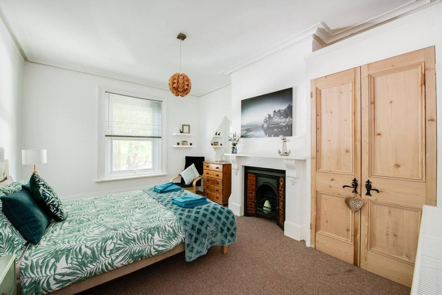 Family Friendly Flat Just Minutes From The Beach! Portsmouth Ngoại thất bức ảnh