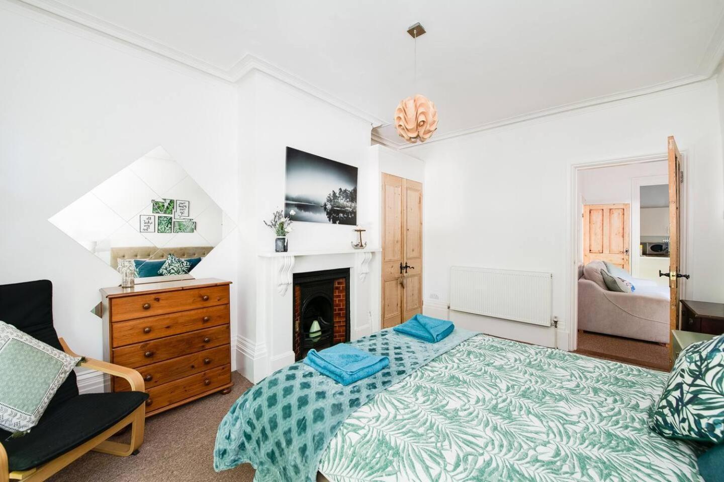 Family Friendly Flat Just Minutes From The Beach! Portsmouth Ngoại thất bức ảnh