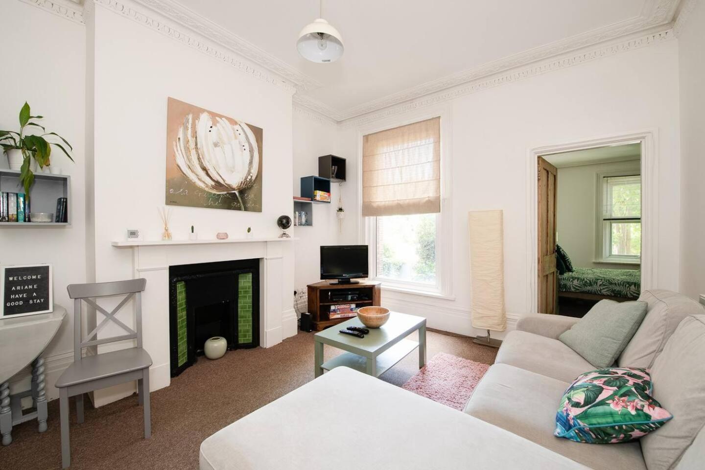 Family Friendly Flat Just Minutes From The Beach! Portsmouth Ngoại thất bức ảnh
