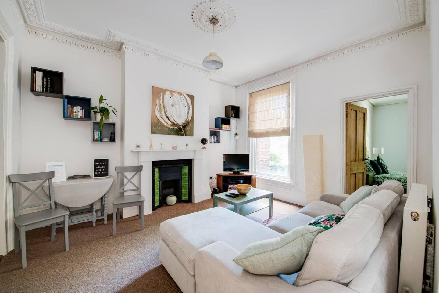 Family Friendly Flat Just Minutes From The Beach! Portsmouth Ngoại thất bức ảnh
