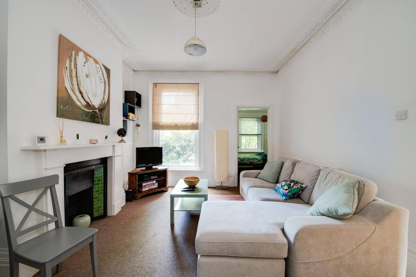 Family Friendly Flat Just Minutes From The Beach! Portsmouth Ngoại thất bức ảnh