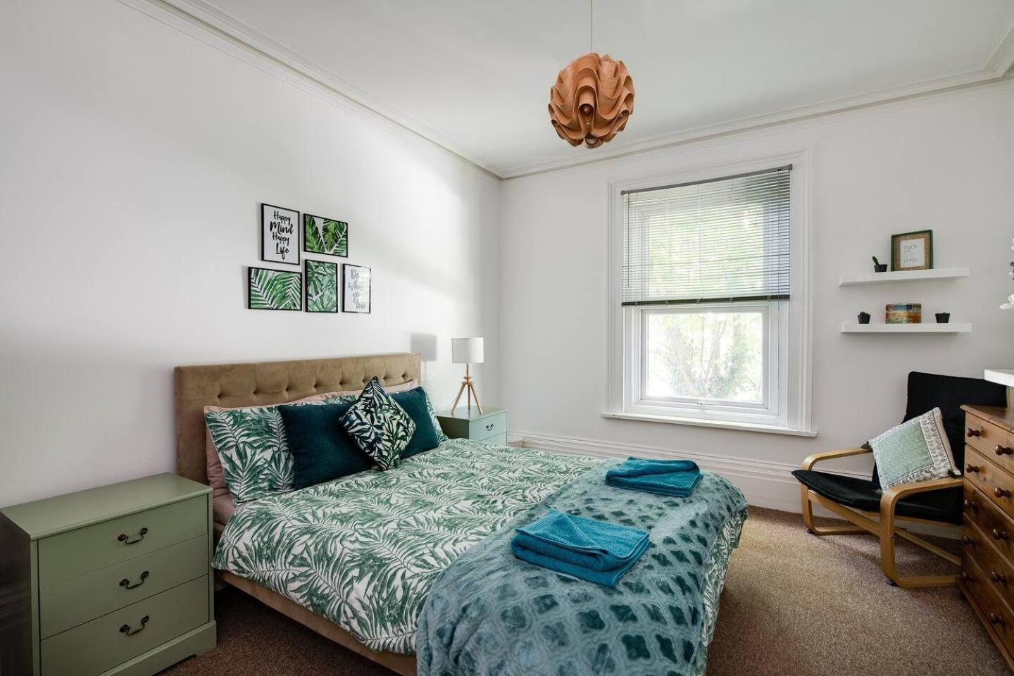 Family Friendly Flat Just Minutes From The Beach! Portsmouth Ngoại thất bức ảnh